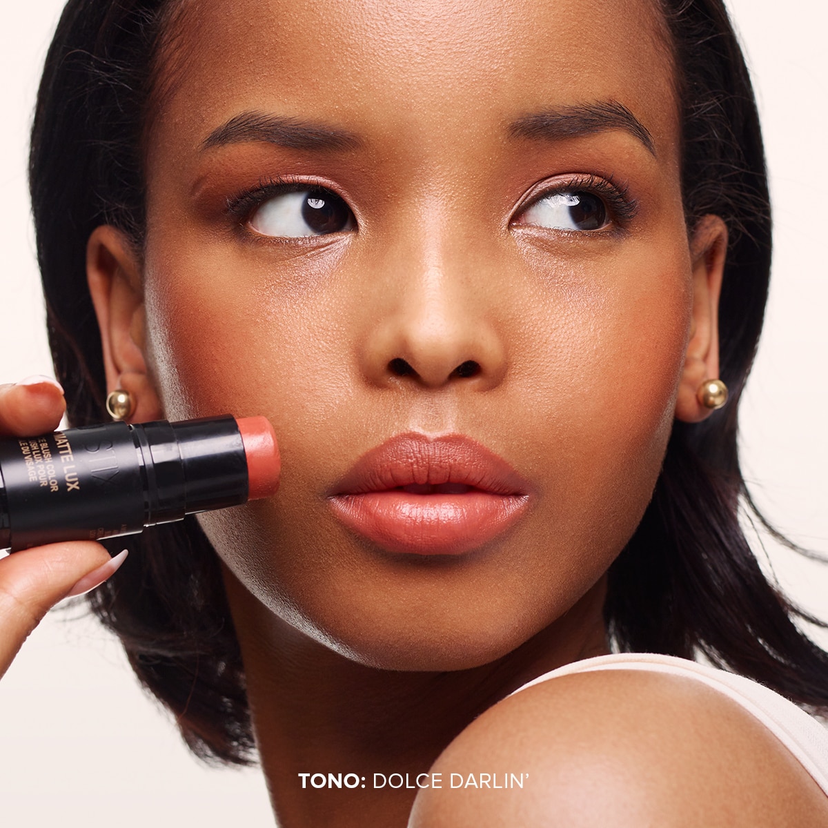 NUDIES MATTE LUX ALL OVER FACE BLUSH COLOR (RUBOR EN BARRA)